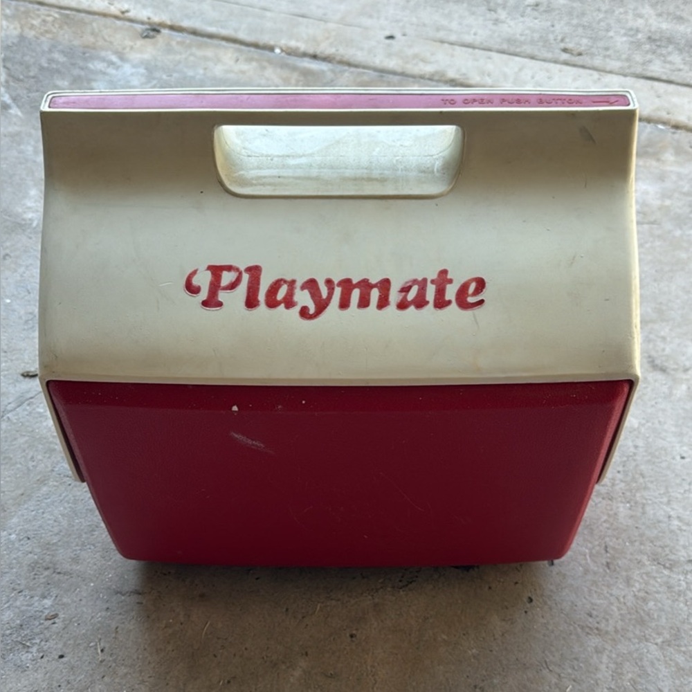 Vintage Igloo Playmate 1970’s Red White Push Bottom Flip Top Cooler 16 Qt